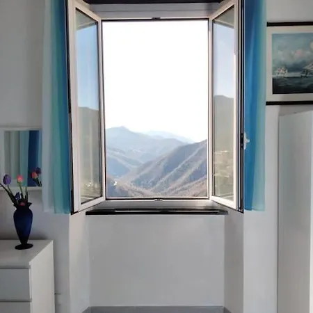 Casarinolaurinohillsonsea Apartamento Uscio